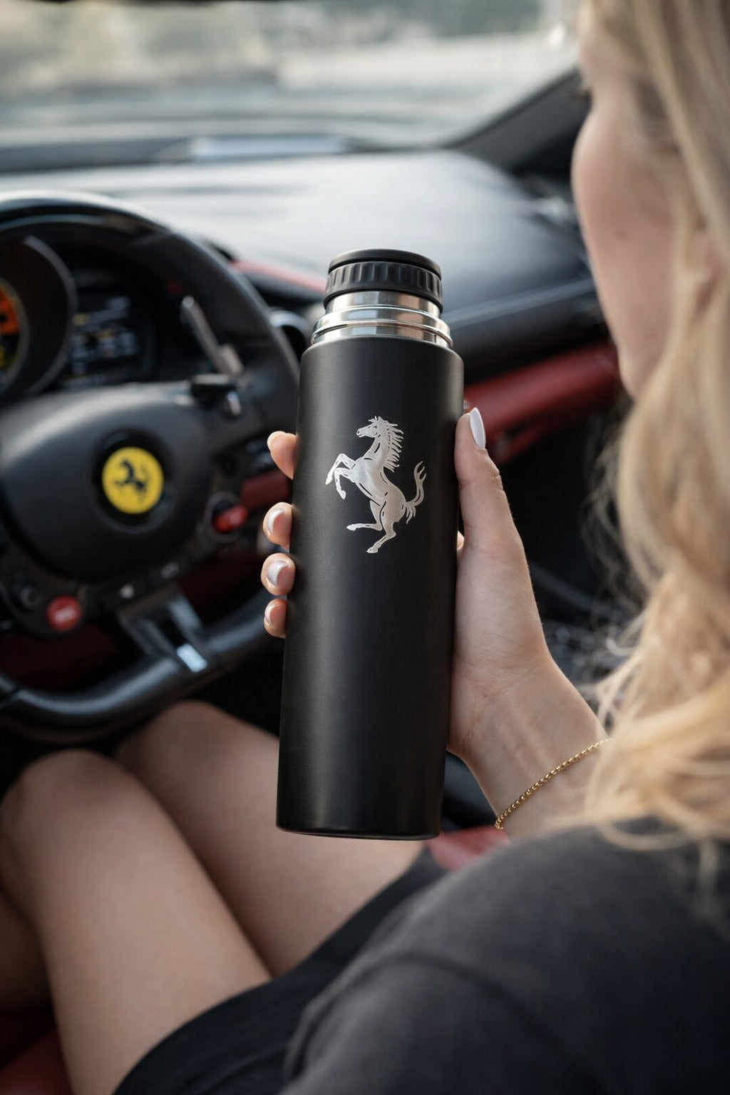 Ferrari Laser Logo Thermos Set 500 ml – Insulated Flask with 3 Cups